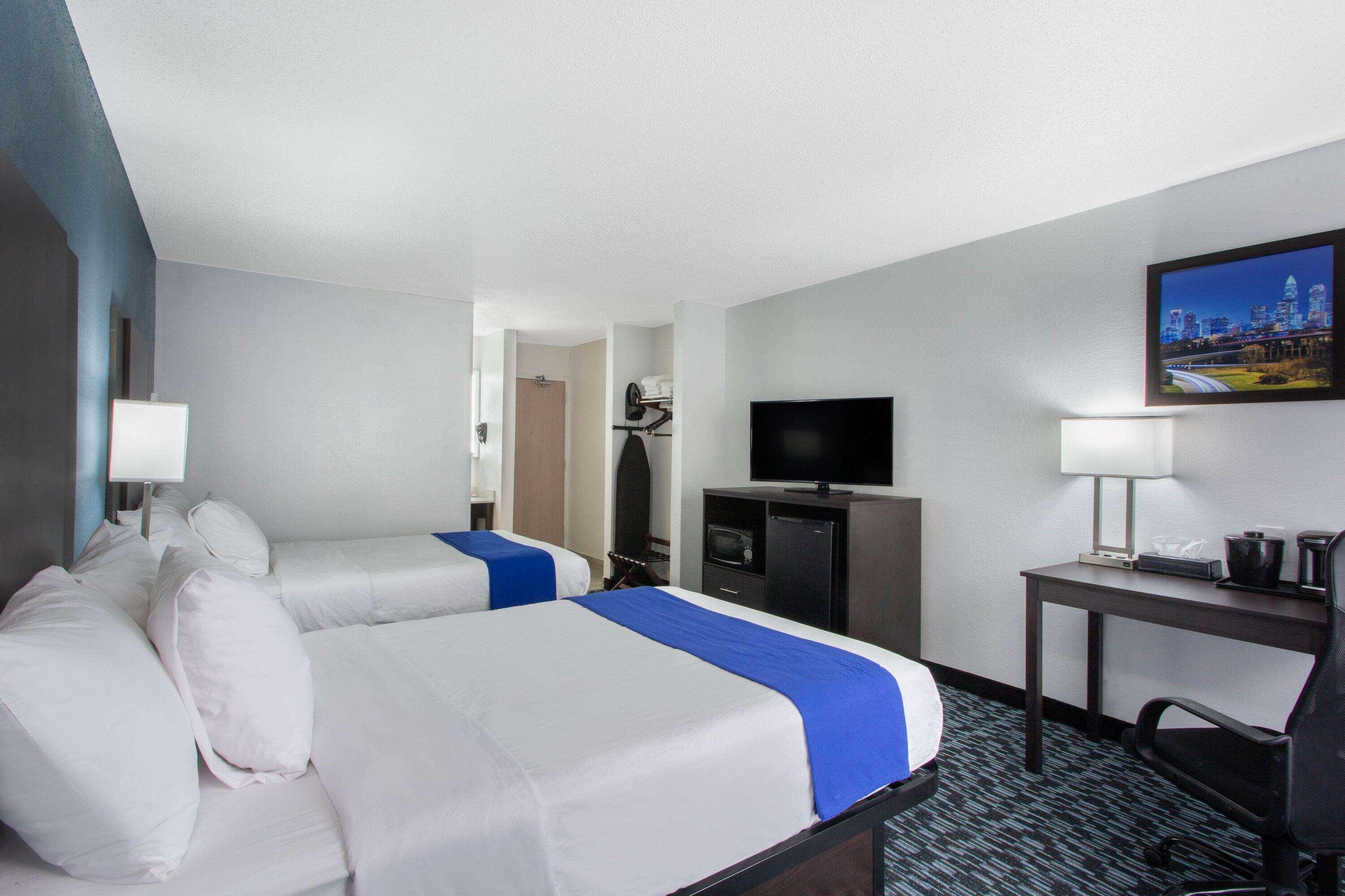 Baymont By Wyndham Charlotte University Экстерьер фото