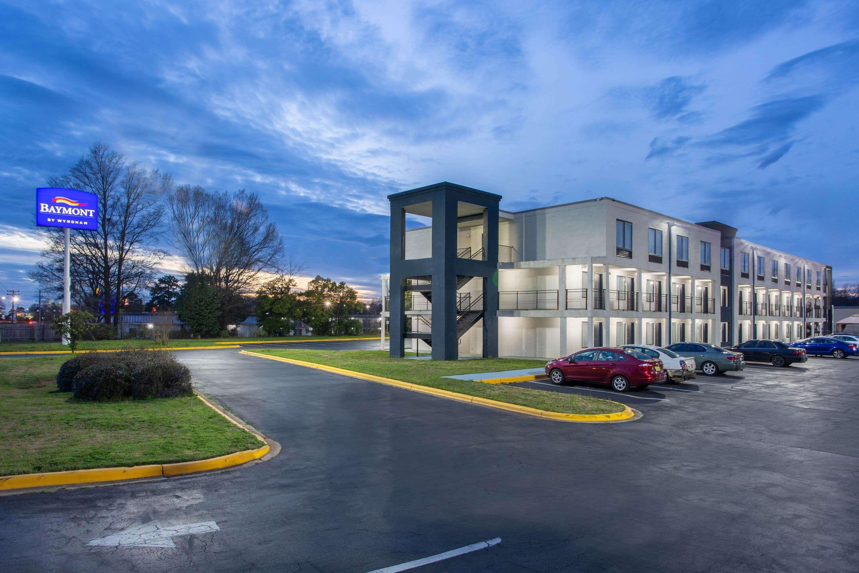 Baymont By Wyndham Charlotte University Экстерьер фото